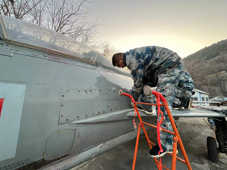 建寧-縣中央蘇區(qū)反“圍剿”紀念館-殲7B+防風固定